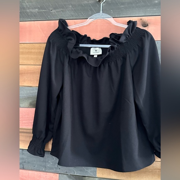 Tuckernuck Marguerite blouse in black - Picture 3 of 5